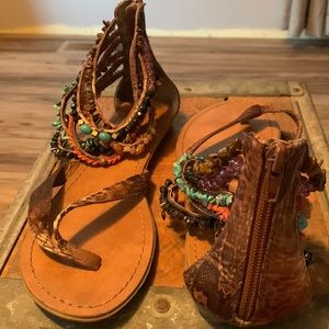 Zigisoho sandals
